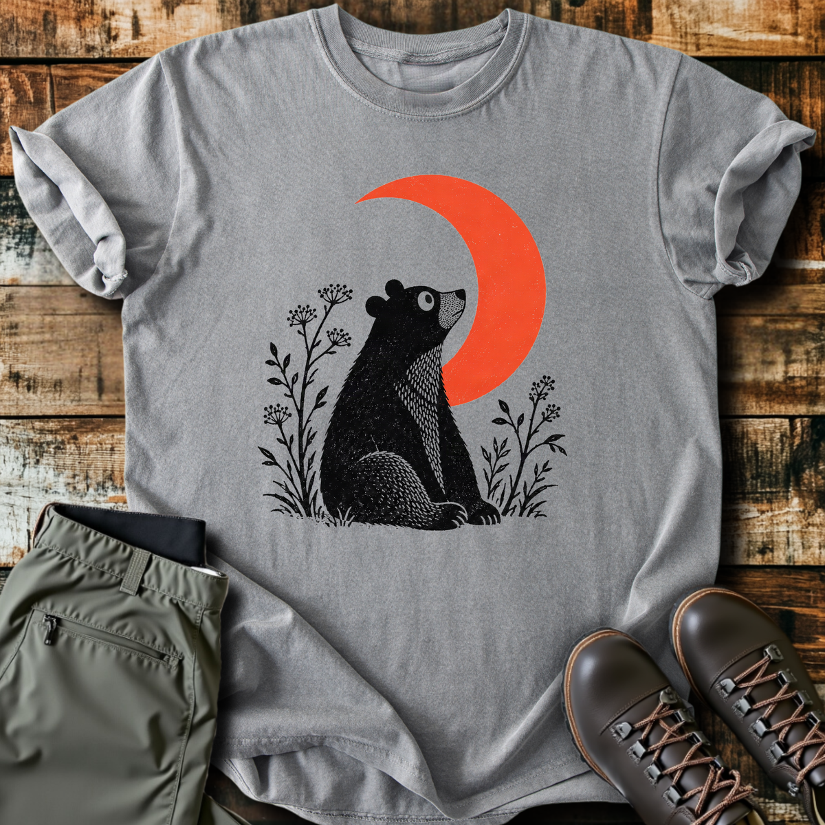 Bear Under A Red Moon T-Shirt product image 3